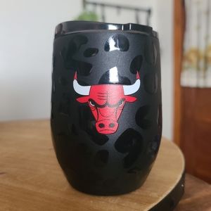 NBA Chicago Bulls 16oz Leopard Powder Coat Curved Beverage Black Can